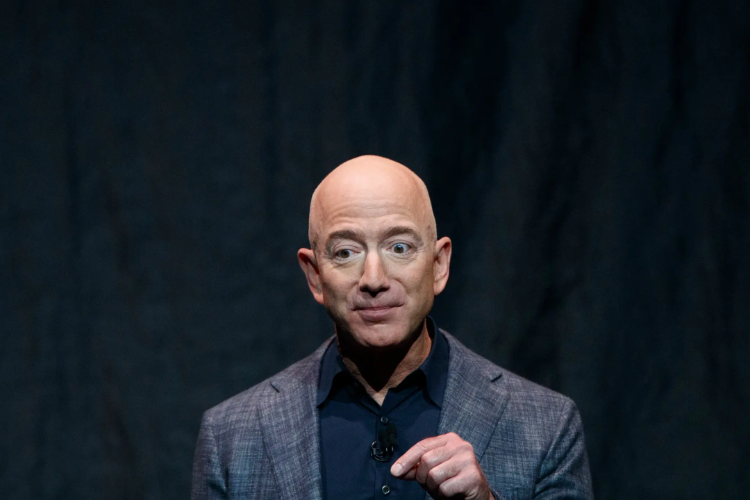 2021年，Jeff Bezos卸任亚马逊CEO，他在给亚马逊员工的一封电子邮件中提到，自己将把精力和注意力集中在新产品和早期项目上。