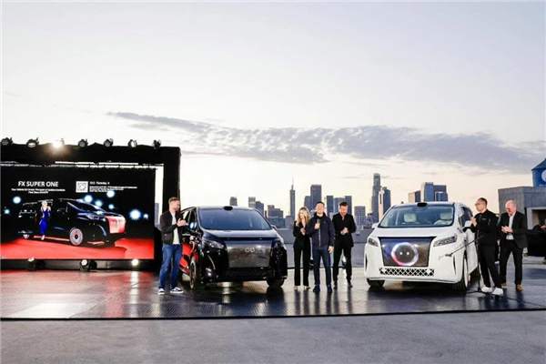 贾跃亭“造人”上热搜 机器人1.7万开卖 已拿下1211台订单