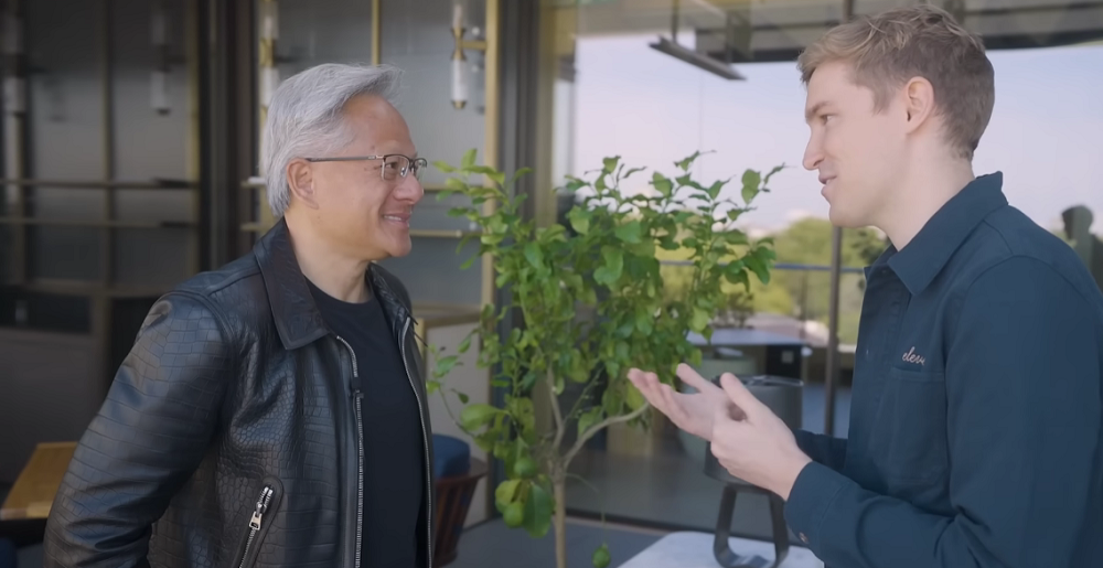 ▲黄仁勋与Mati Staniszewski（图源：英伟达）