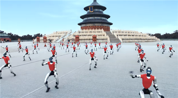 50台宇树G1机器人空降天坛!红袍加身大秀武术 堪比科幻大片