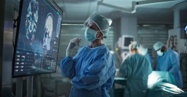 世界首例!AI辅助医生切除脑瘤成功:还患者一片光明
