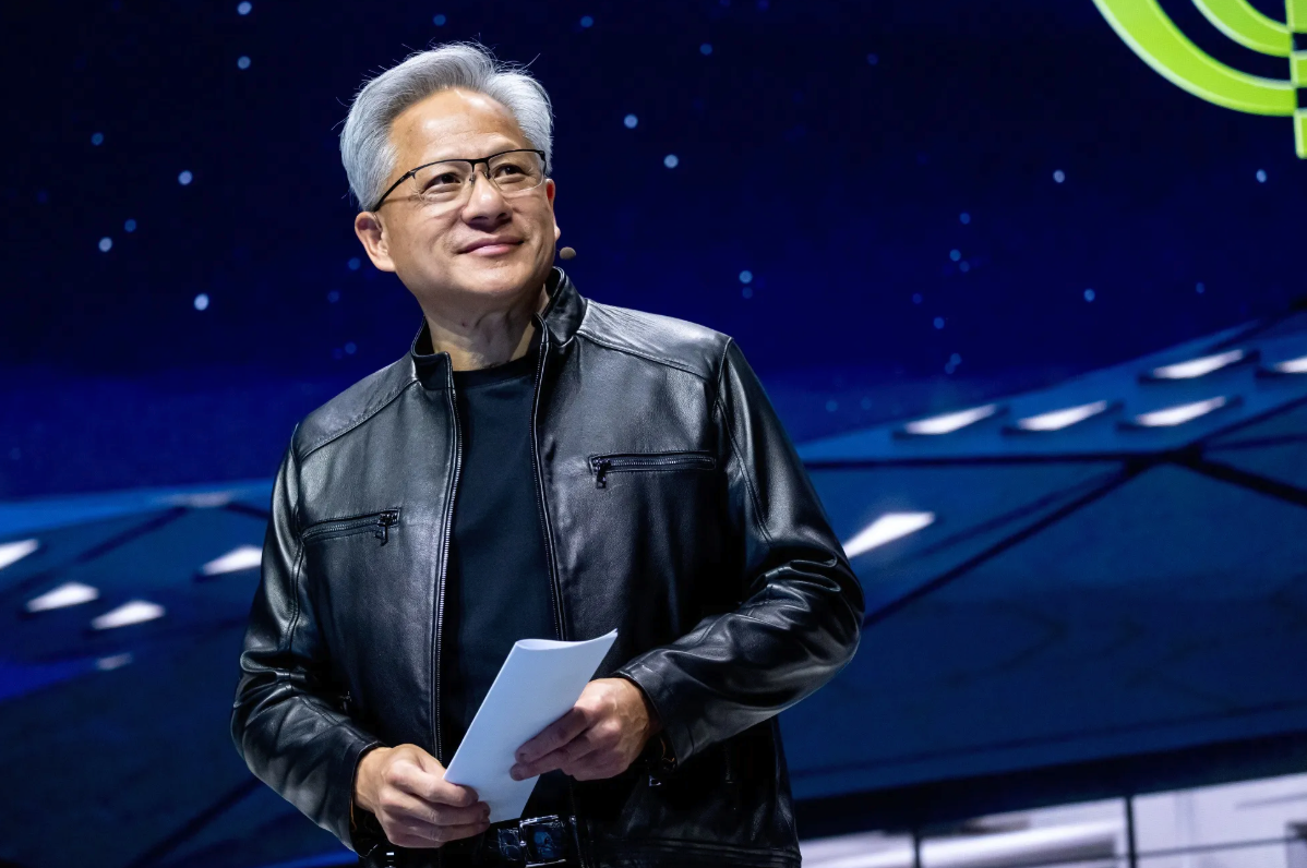 黄仁勋呼吁中美加强AI合作，直言出口管制难遏中国算力