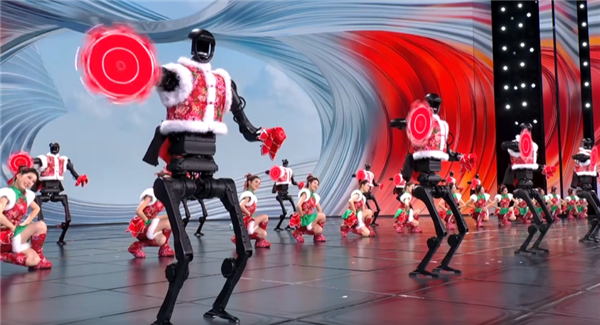 机器人将再度登上春晚舞台引热议 网友：绝不是小心翼翼扭秧歌