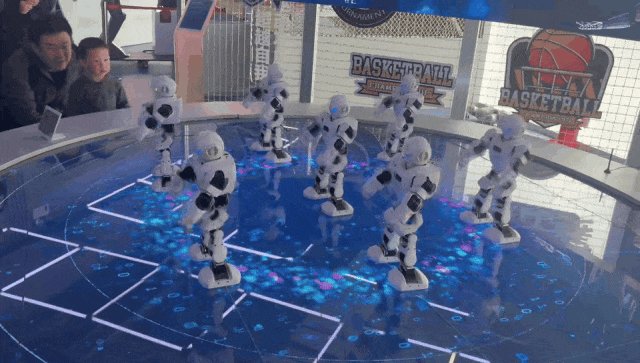 ▲ 正在跳舞的机器人。图 / 作者供图