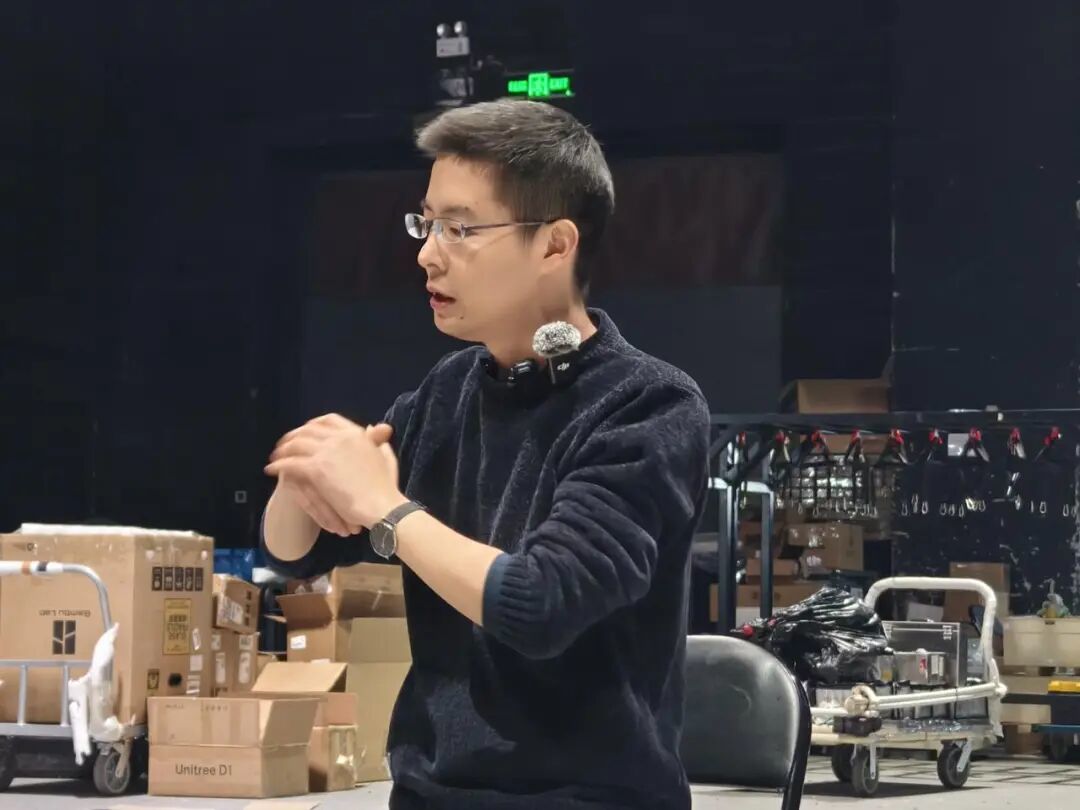 宇树科技创始人王兴兴 ；“智能涌现”拍摄