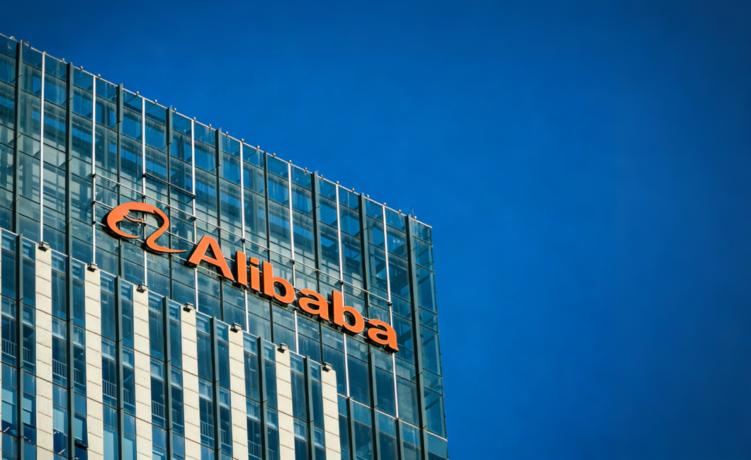 昔日开源霸主承认蒸馏阿里千问，世界进入中国AI时间