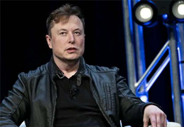 马斯克官宣Grok 4.2公测版上线：新增快速学习能力 每周更新