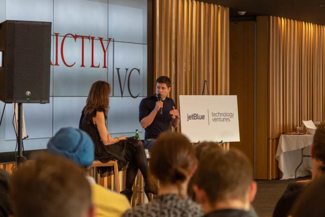 奥特曼在2019年Strictly VC活动现场