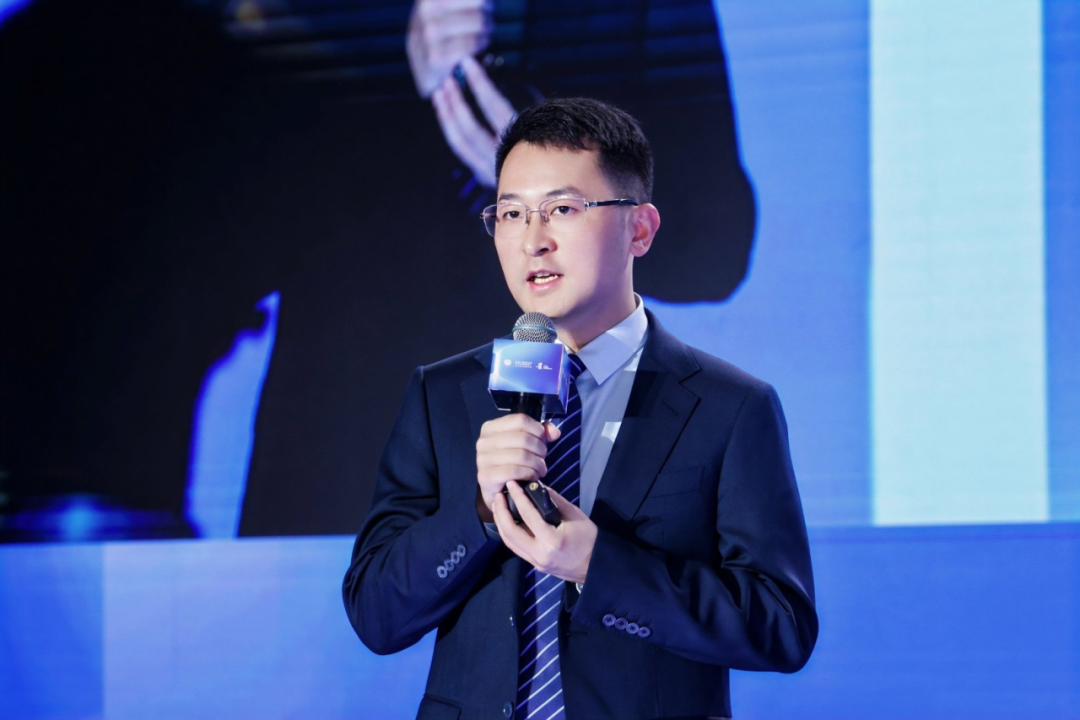 ▲海亮教育科技服务集团董事长、总裁陈军伟博士