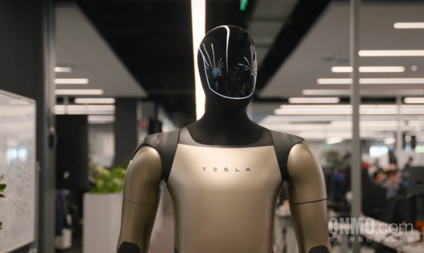 特斯拉人形机器人