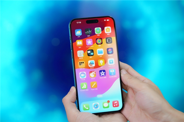 苹果研发AI模型压缩技术：把270亿参数大模型装进iPhone