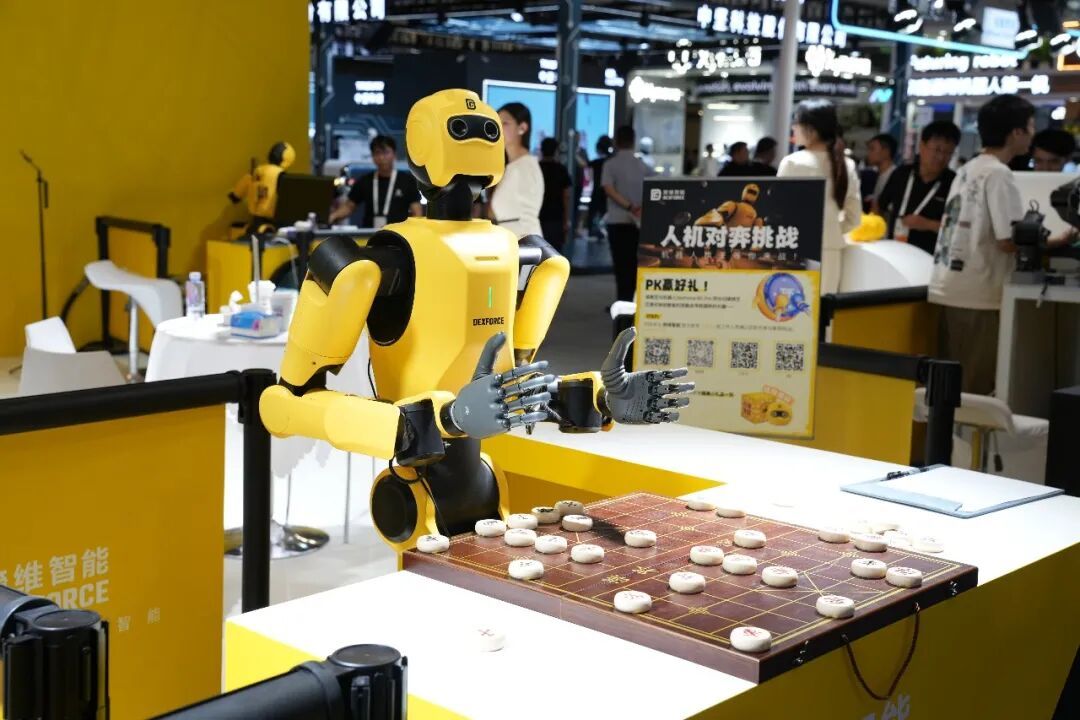跨维机器人下象棋,图片来源:跨维智能