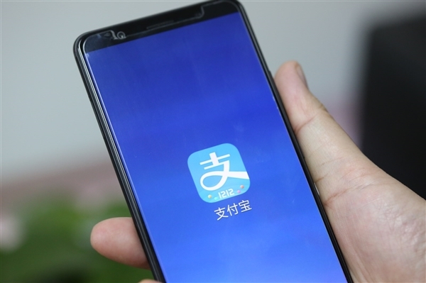 一次指令自动下单！支付宝AI付解锁淘宝代买 三步就能低价帮抢