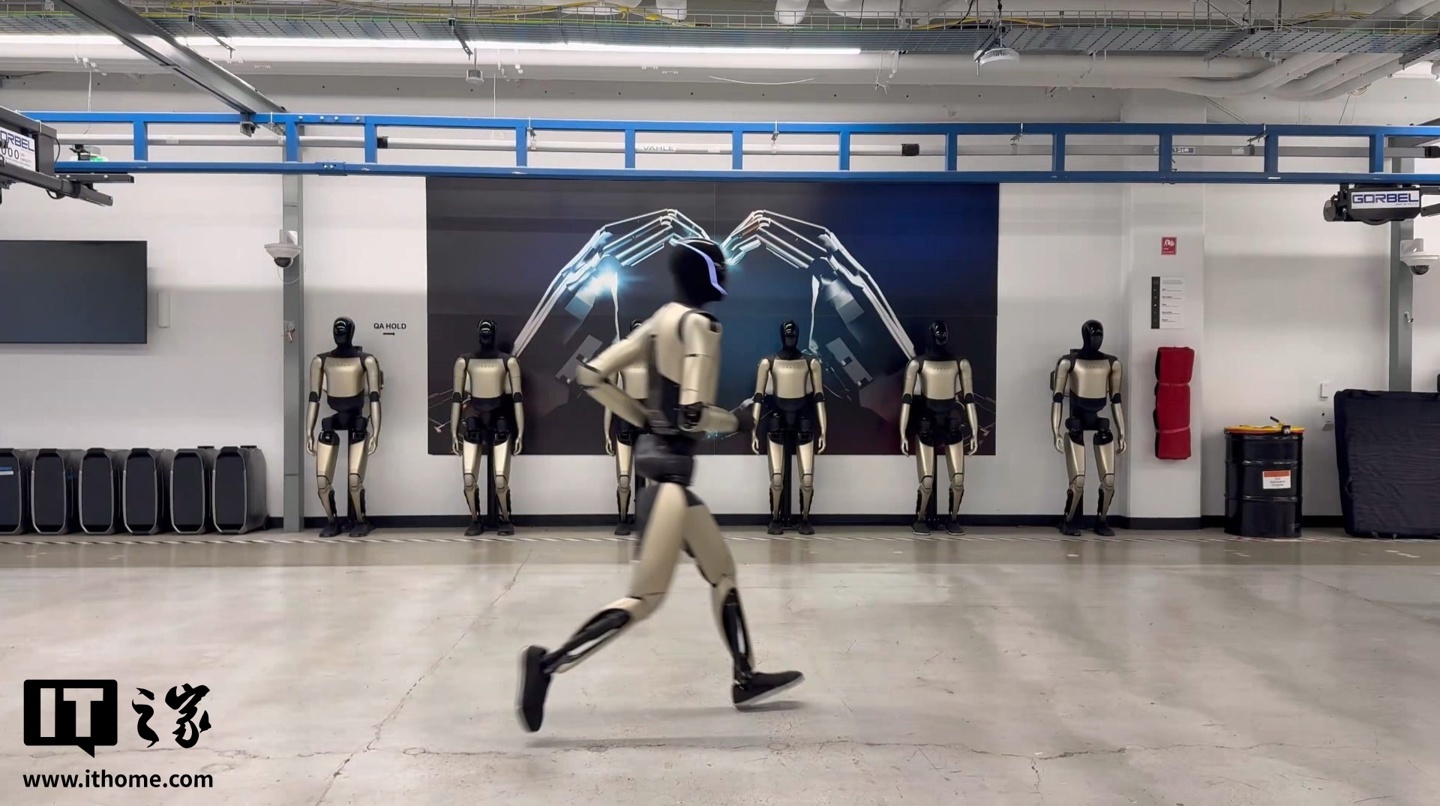 特斯拉发布Optimus人形机器人跑步视频 刷新“个人”最佳成绩