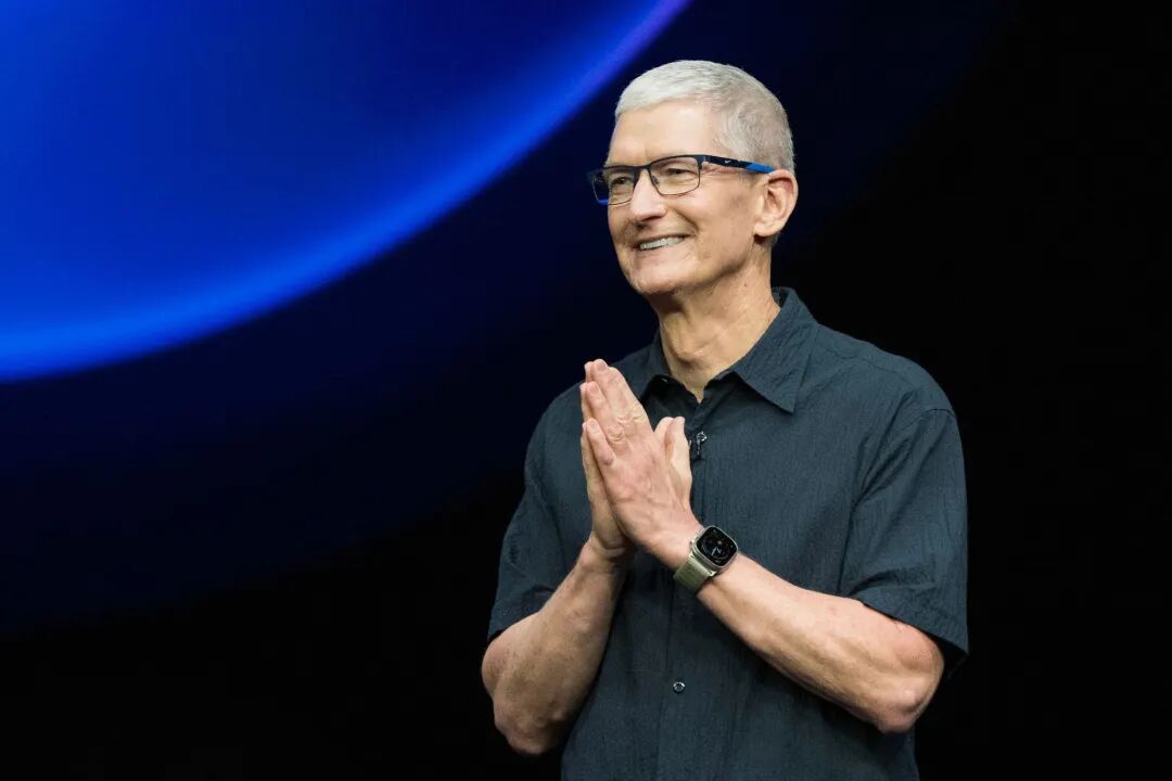 Apple CEO Tim Cook's other job: Helping Nike turn things around | The Seattle Times