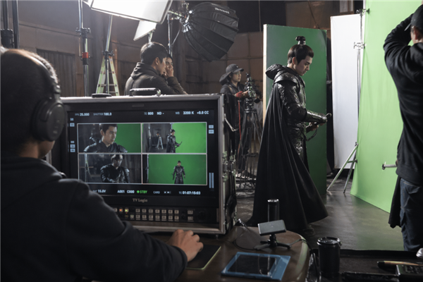 演员开始被批量淘汰 但他们的脸连一天工资都不值